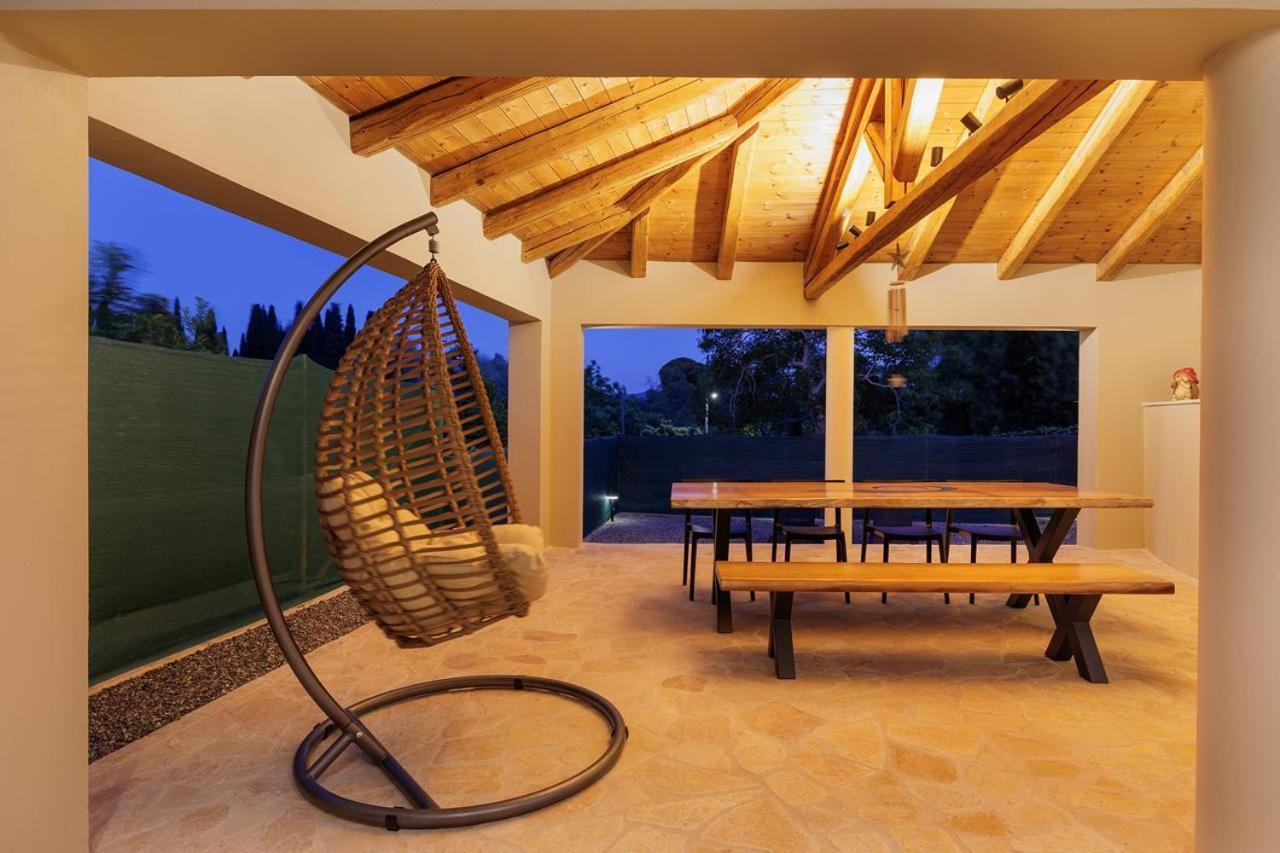 Elena Corfu In Villa *